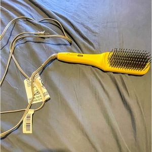 Drybar The Brush Crush Heated Straightening Brush